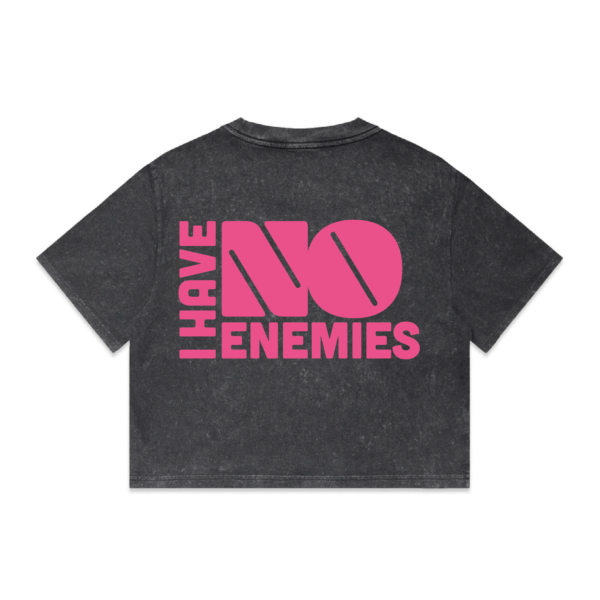 IHNE Crop Signature Tee – Blackstone/Pink